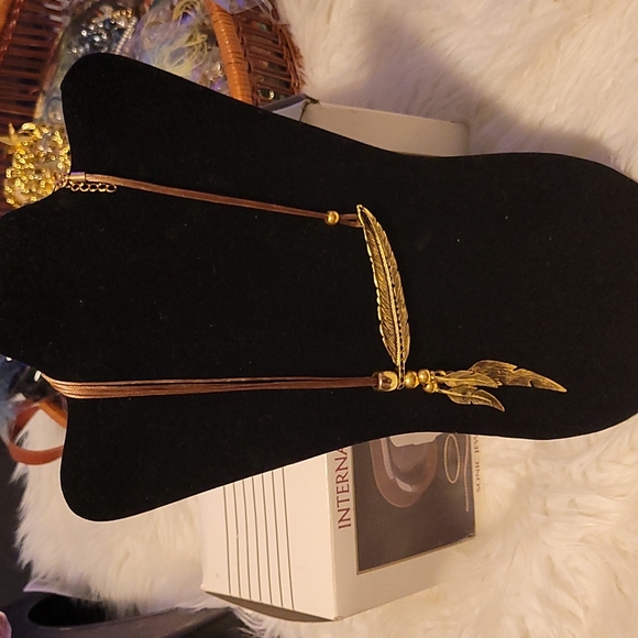 Nacklace - Picture 2 of 5